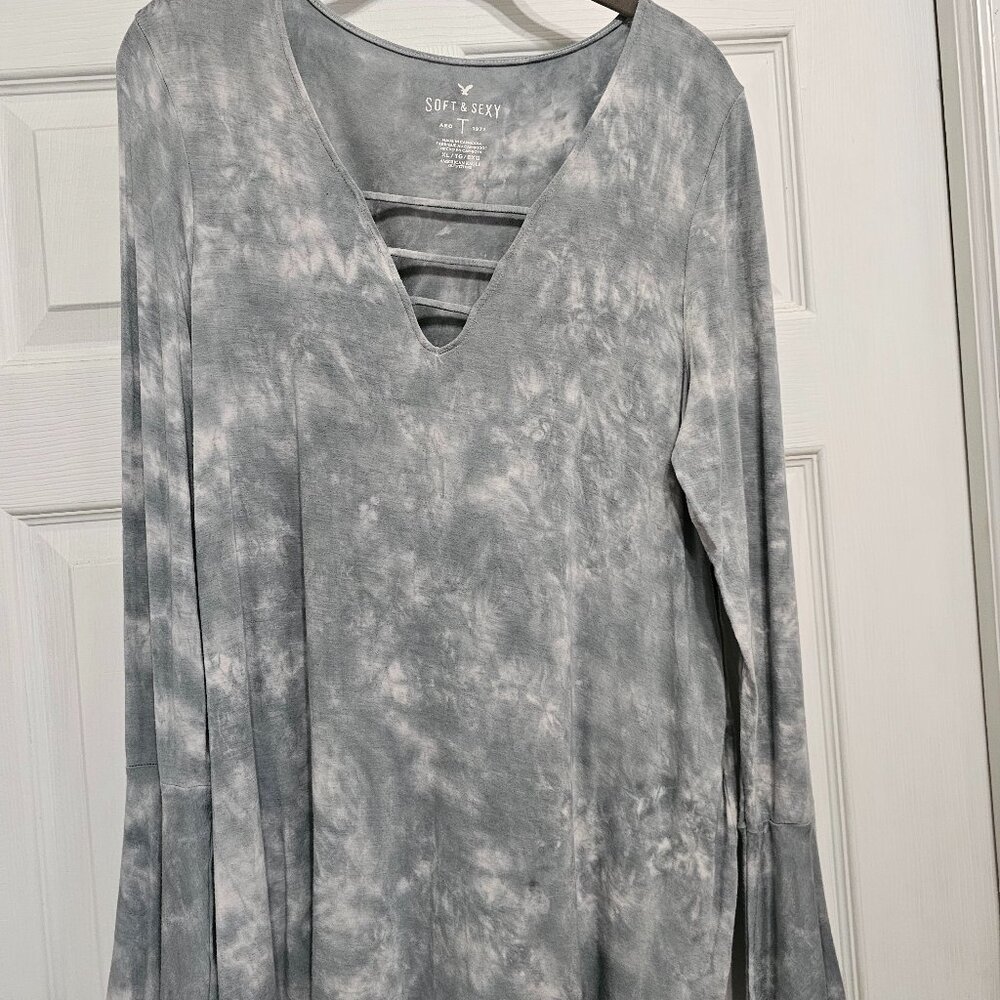 American Eagle Soft & Sexy T gray tie dye strappy neck long sleeve